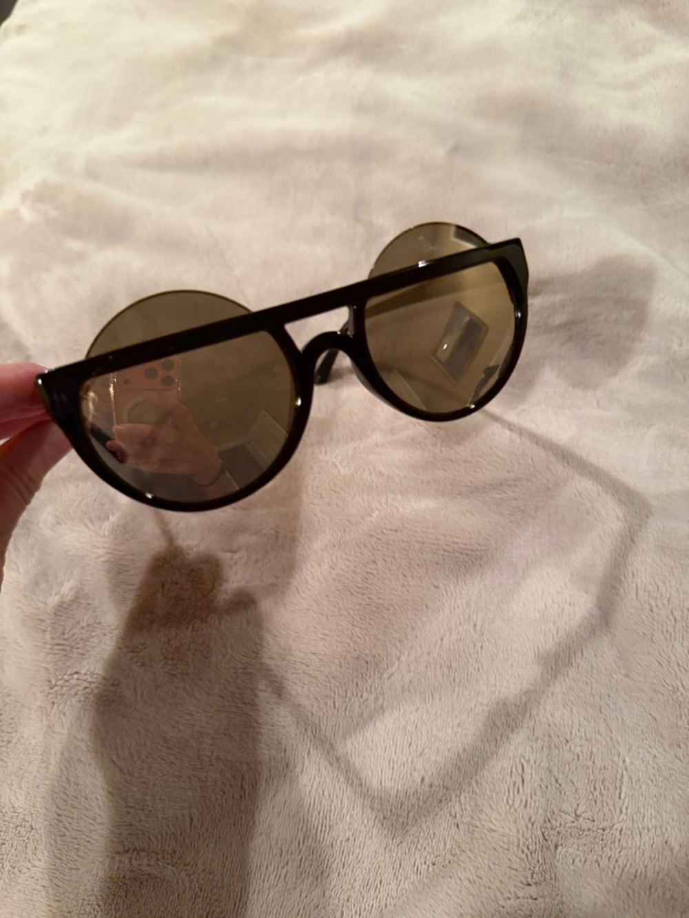 Women's Black Round Sunglasses with Brow Bar
